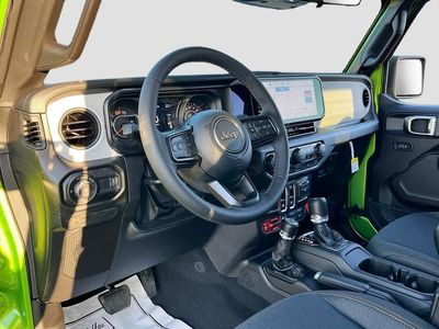 2026 Jeep Wrangler - Photo 9