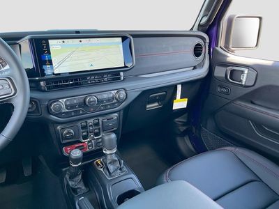 2026 Jeep Gladiator - Photo 23