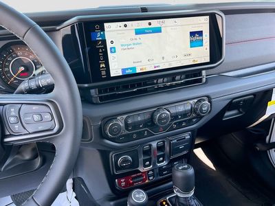 2026 Jeep Wrangler - Photo 15