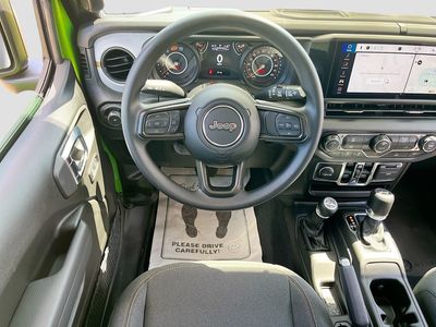 2025 Jeep Wrangler — photo 20 view