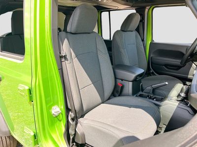 2025 Jeep Wrangler — photo 25 view