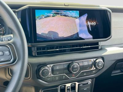 2025 Jeep Wrangler — photo 13 view