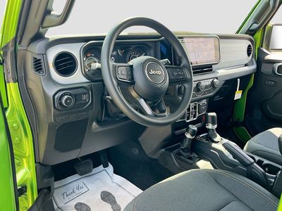 2025 Jeep Wrangler — photo 9 view