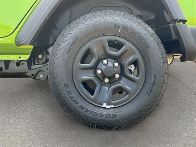 2025 Jeep Wrangler — photo 27 view