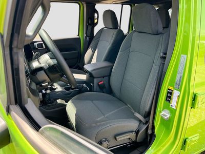 2025 Jeep Wrangler — photo 19 view