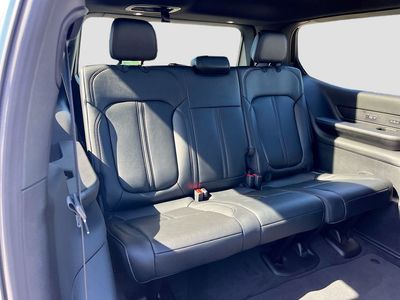 2026 Jeep Grand Wagoneer - Photo 29