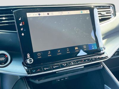 2026 Jeep Grand Wagoneer - Photo 13