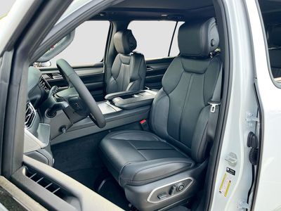 2026 Jeep Grand Wagoneer - Photo 22