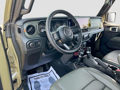 2026 Jeep Gladiator - Photo 9