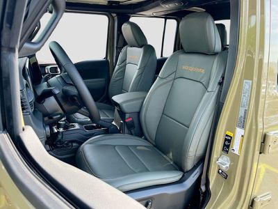 2026 Jeep Gladiator - Photo 19