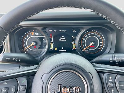 2026 Jeep Gladiator - Photo 12
