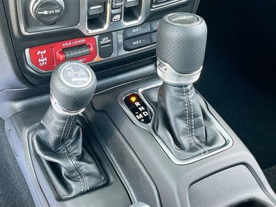 2026 Jeep Gladiator - Photo 15