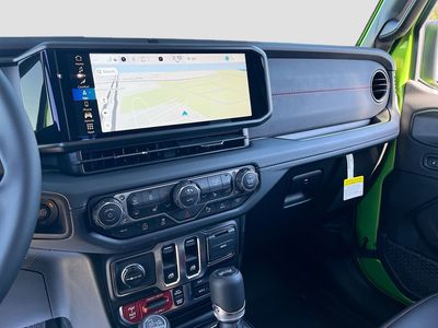 2026 Jeep Wrangler - Photo 23