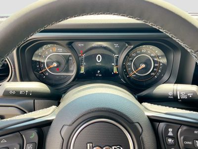2026 Jeep Gladiator - Photo 12
