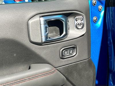 2026 Jeep Gladiator - Photo 18