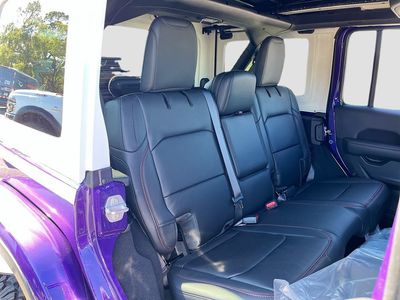 2026 Jeep Wrangler - Photo 24