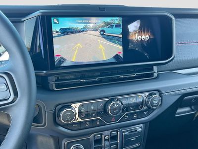 2026 Jeep Gladiator - Photo 13
