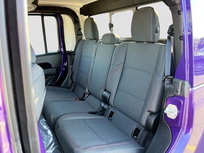2026 Jeep Gladiator - Photo 23