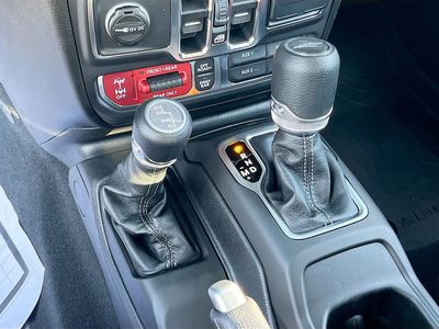 2026 Jeep Gladiator - Photo 16