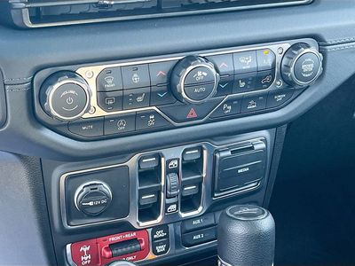 2026 Jeep Gladiator - Photo 15
