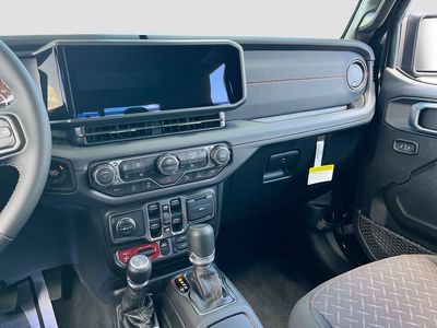 2026 Jeep Gladiator - Photo 21