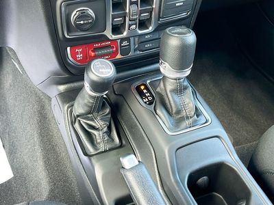 2026 Jeep Gladiator - Photo 15