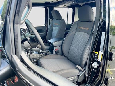 2026 Jeep Gladiator - Photo 19