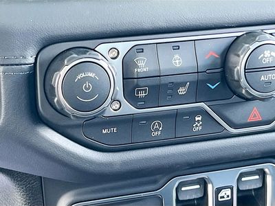 2026 Jeep Gladiator - Photo 18