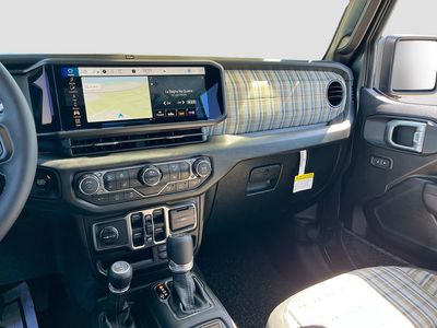 2026 Jeep Gladiator - Photo 22