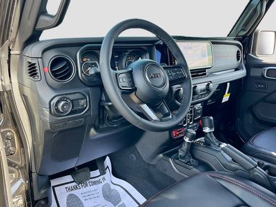 2026 Jeep Wrangler - Photo 9