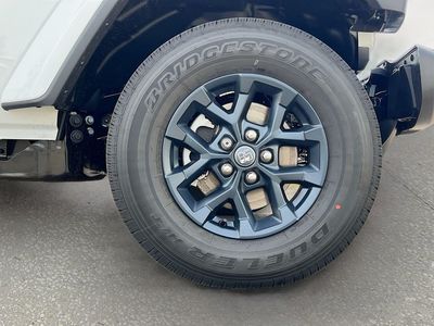 2026 Jeep Gladiator - Photo 29