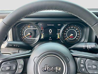 2026 Jeep Gladiator - Photo 12