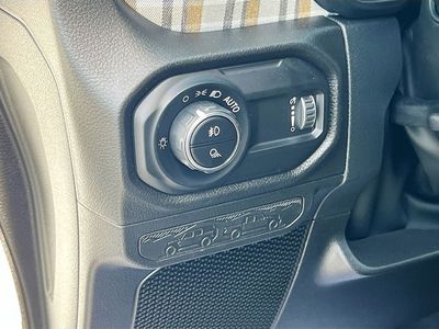2026 Jeep Gladiator - Photo 10
