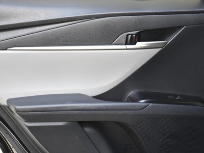 2025 Toyota Camry - Photo 25