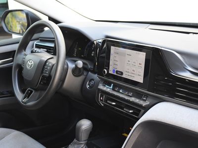 2025 Toyota Camry - Photo 29