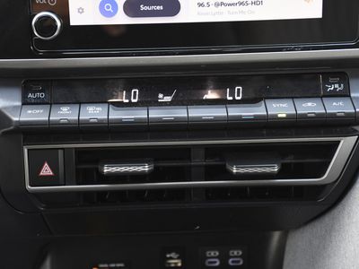 2025 Toyota Camry - Photo 15