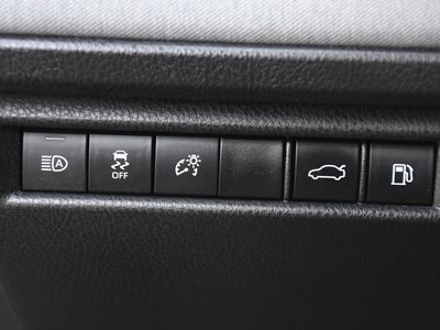 2025 Toyota Camry - Photo 20