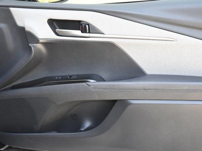 2025 Toyota Camry - Photo 30