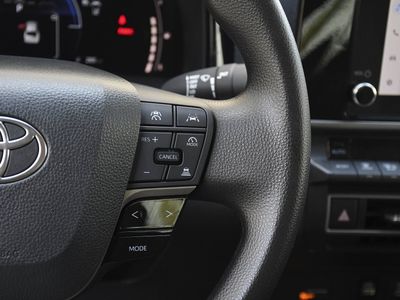 2025 Toyota Camry - Photo 9