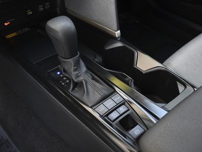 2025 Toyota Camry - Photo 12