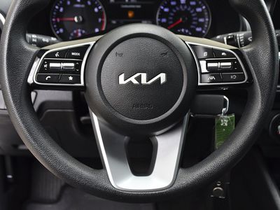 2024 Kia Forte - Photo 7