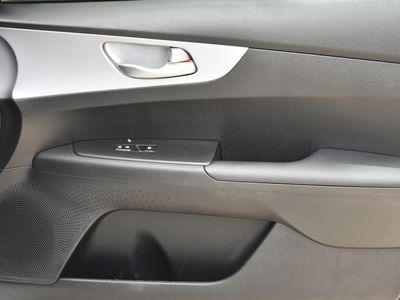 2024 Kia Forte - Photo 27