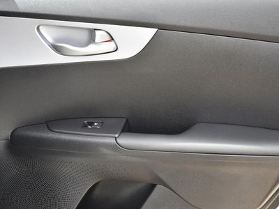 2024 Kia Forte - Photo 24