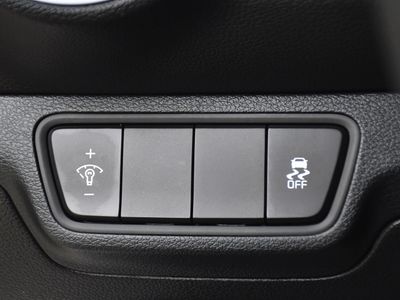 2024 Kia Forte - Photo 17