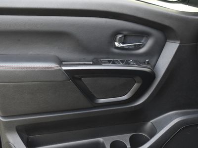 2024 Nissan Titan - Photo 25
