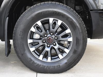 2024 Nissan Titan - Photo 34