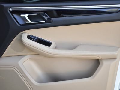 2019 Porsche Macan - Photo 30