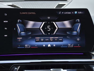 2025 BMW X1 - Photo 13