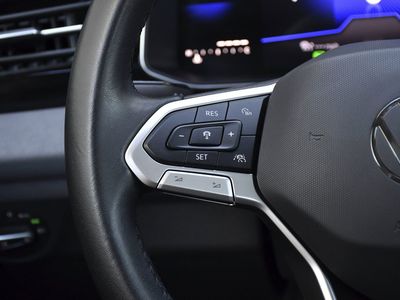 2025 Volkswagen Jetta - Photo 8