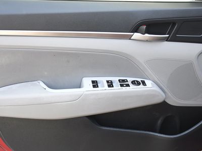 2020 Hyundai Elantra - Photo 20